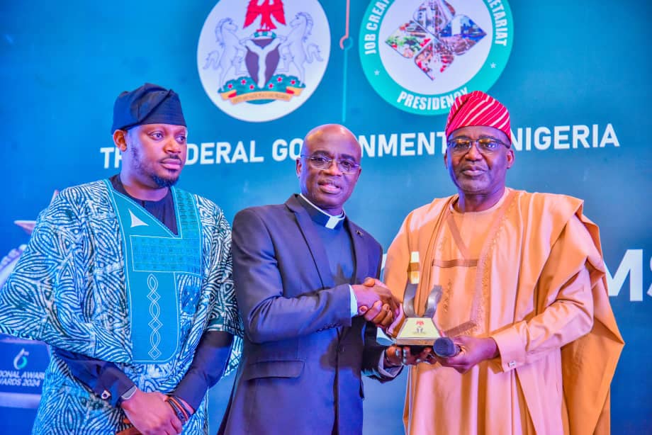 Governor Alia Bags MSMES Award