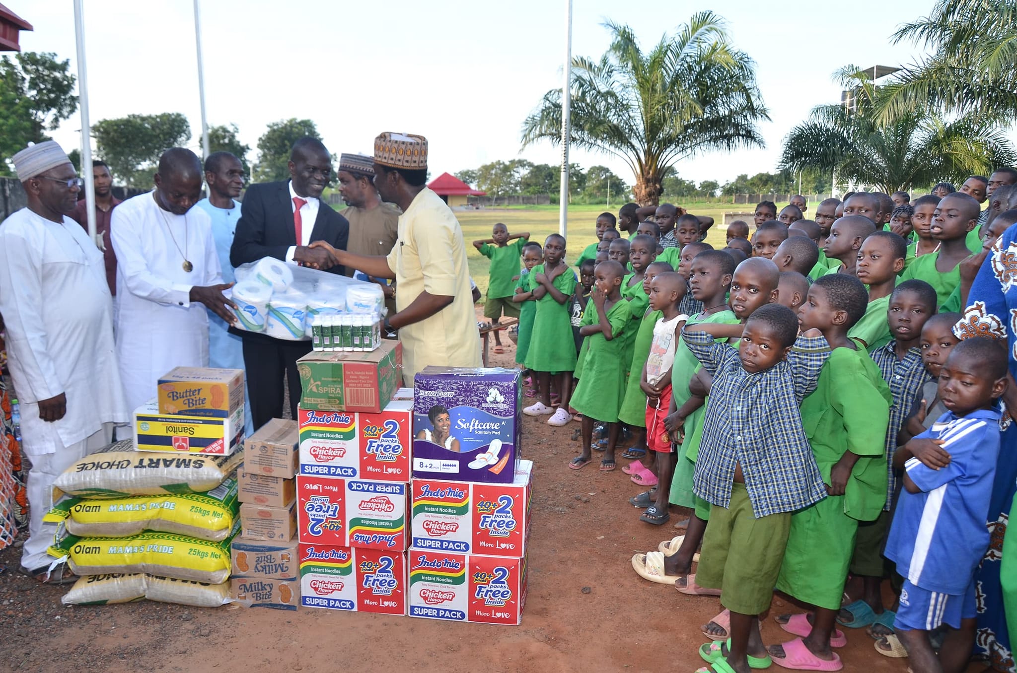 Alia Visits Orphanage Homes In The Wake Of Nigeria's 64th Independence Anniversary